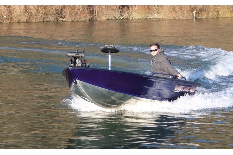 Bateau de pêche 'Bass PRO 420'